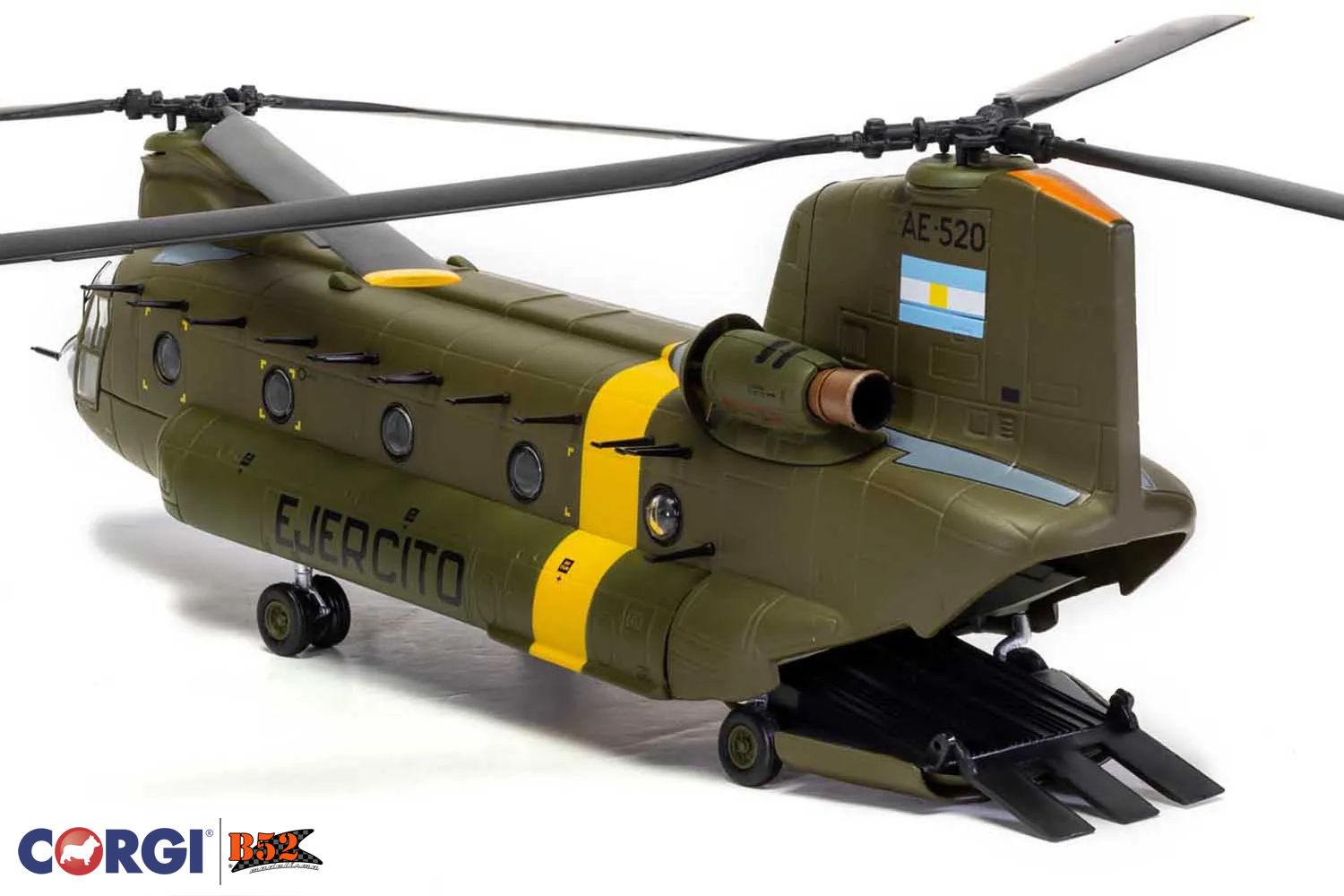 Corgi - Boeing CH-47C Chinook AE-520 - Falklands: AA34217 - B52 Online