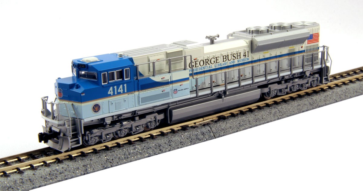 Kato N - Locomotiva SD70ACe UP "George Bush" #4141: 176-8411-DCC