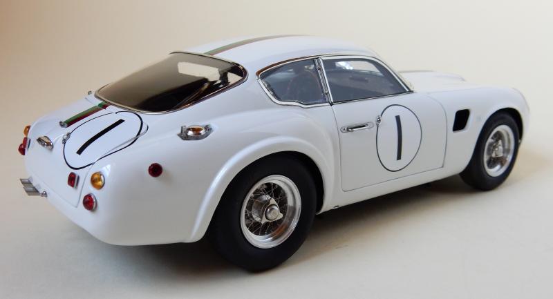 1/18 CMC アストンマーチン DB4 ザガート Le Mans 1961 CMC - Aston